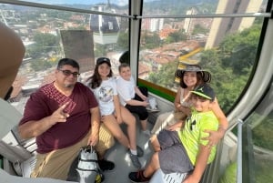 Wycieczka po dzielnicy Comuna 13 w Medellín, doświadczenie premium