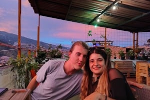 Medellín: Comuna 13-Tour mit Verkostung traditioneller Getränke