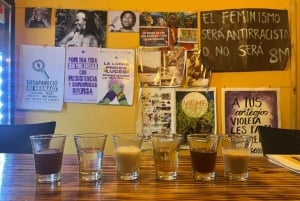 Medellín: Comuna 13-Tour mit Verkostung traditioneller Getränke