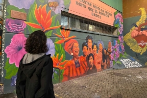 Medellín: Comuna 13-Tour mit Verkostung traditioneller Getränke