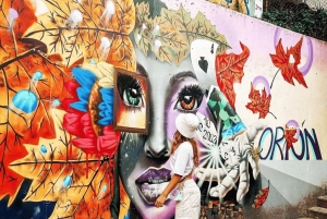 Medellín: Comuna 13 Tour z przekąskami i lokalnym przewodnikiem