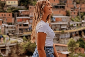 Medellín: Comuna 13 Tour z przekąskami i lokalnym przewodnikiem