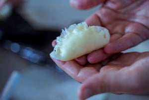 メデジン：コミューナ13の地元シェフによるエンパナーダ料理教室