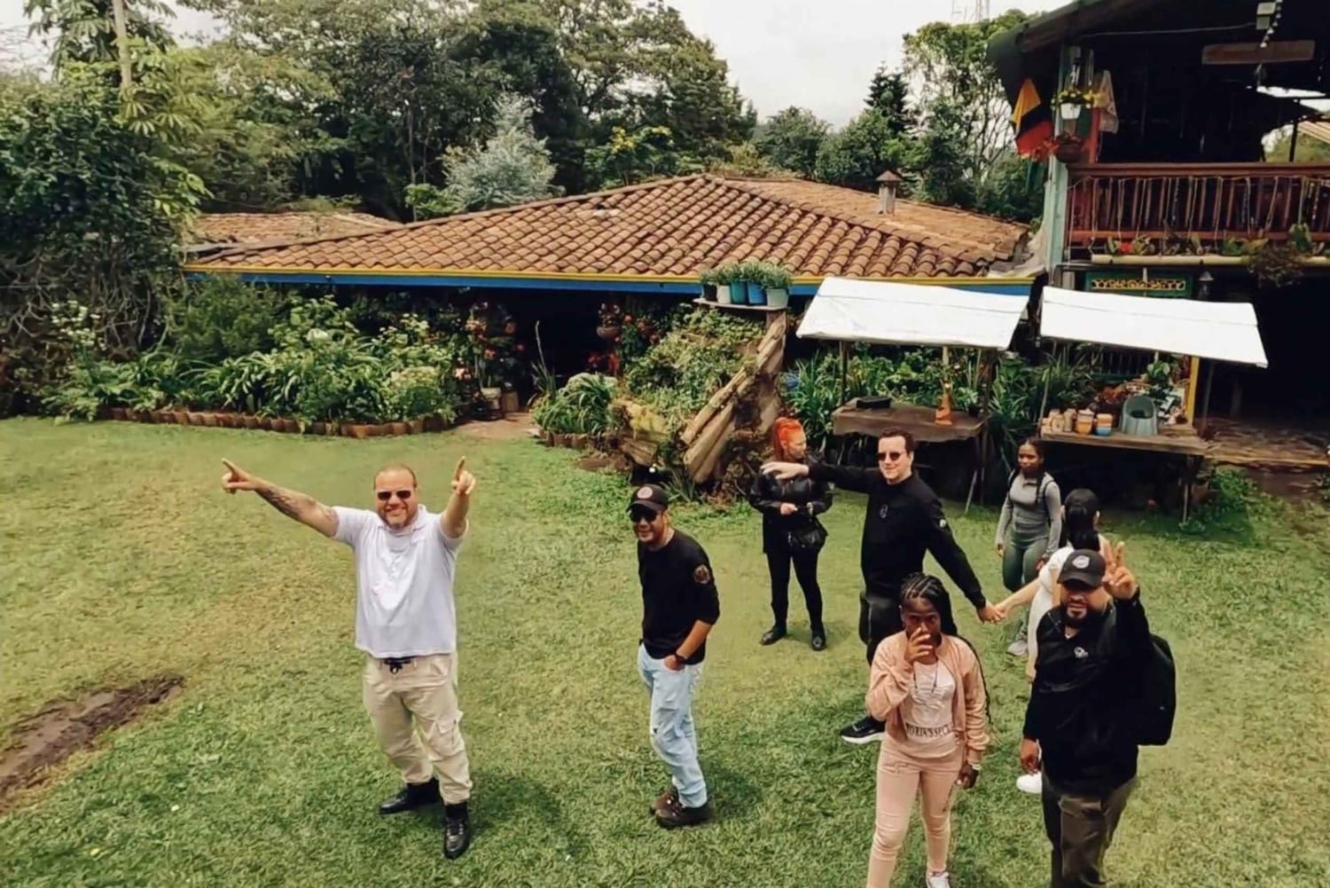 Medellín: Retki Arvíin ja Finca de Floresiin – kävely, välipala ja lounas