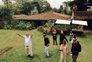 Medellín: Retki Arvíin ja Finca de Floresiin – kävely, välipala ja lounas