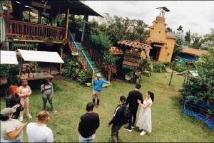 Medellín: Retki Arvíin ja Finca de Floresiin – kävely, välipala ja lounas