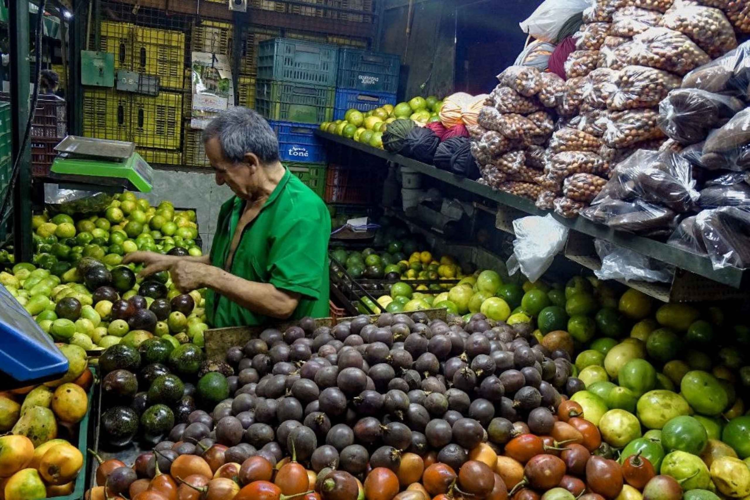 Medellín: Frutas exóticas y explora los mercados locales