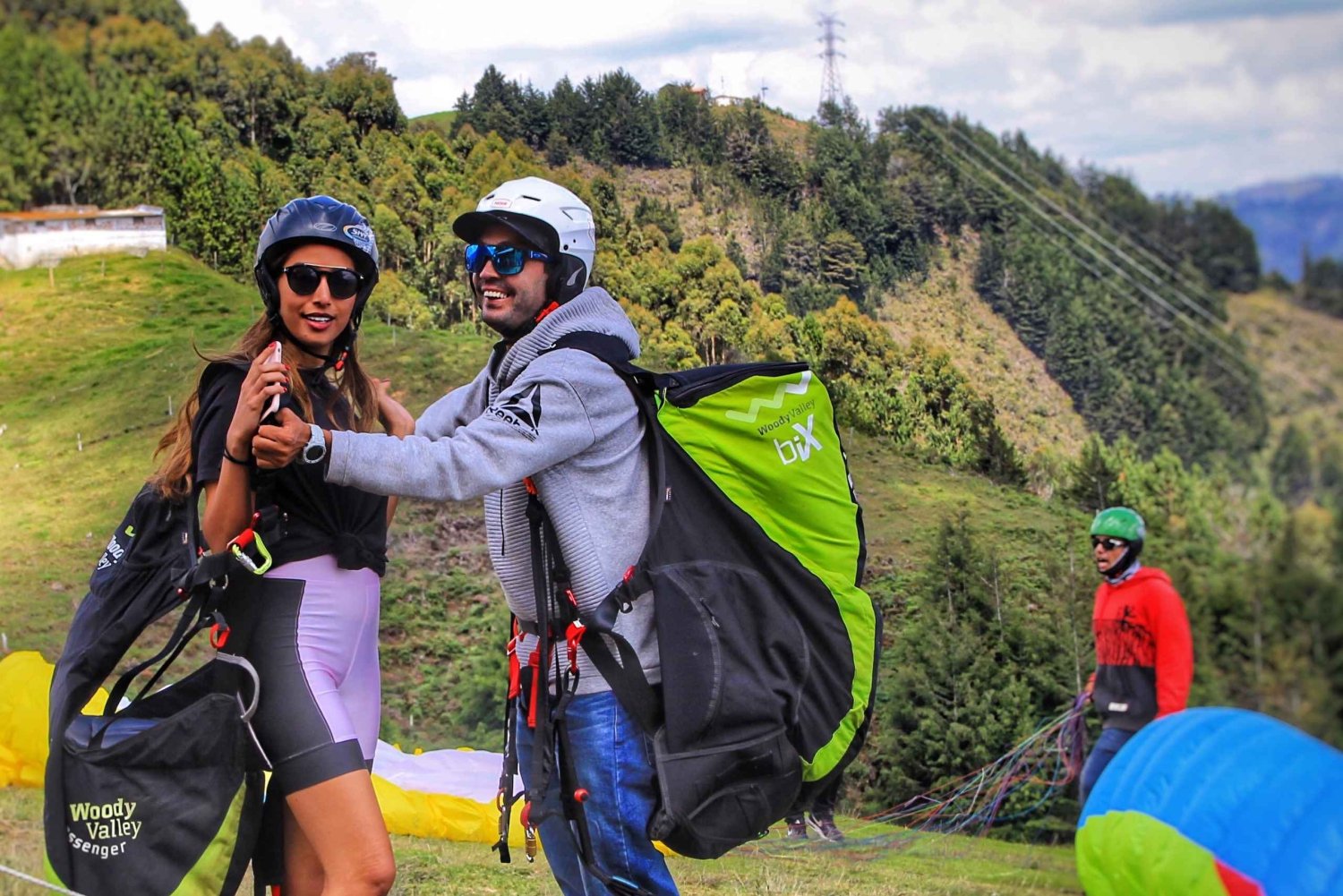 Medellin: Fly 20mins with the legends of paragliding in San Felix