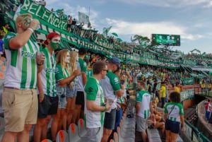 Medellín: Tour de fútbol con tickets de entrada y pre-partido