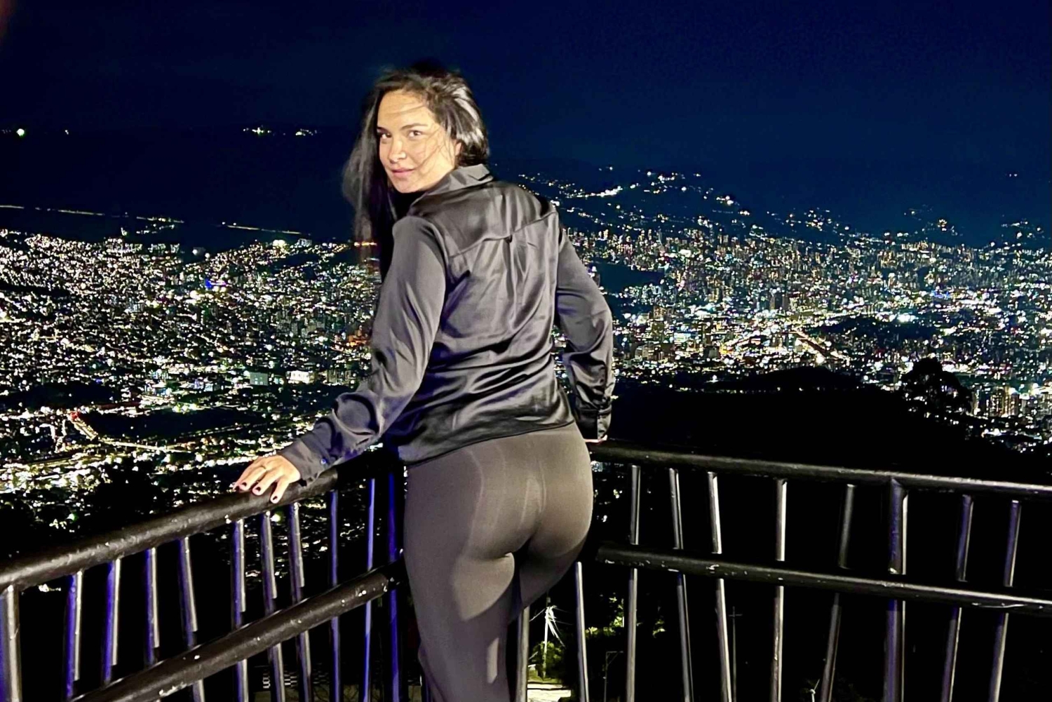 Medellín van bovenaf: privé-panoramische nachttour