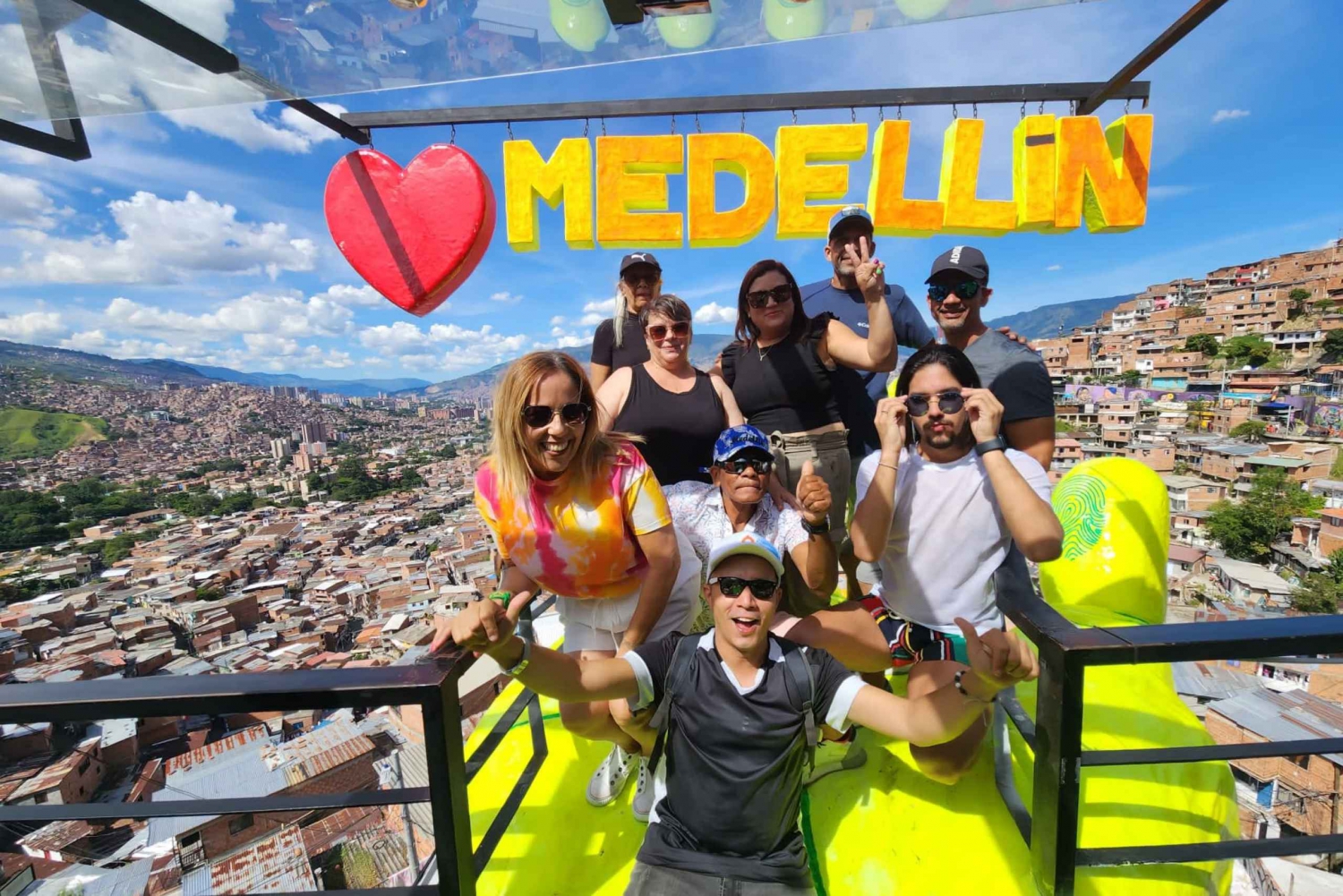 Medellin: Full Day Guided City Highlights Tour