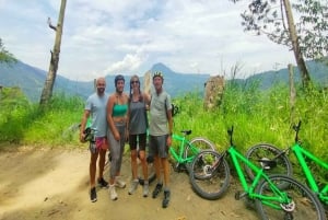 Medellín: Excursión de un día en bicicleta de montaña con almuerzo