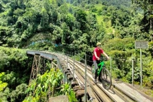 Medellín: Full-Day Mountain Bike Tour with Lunch