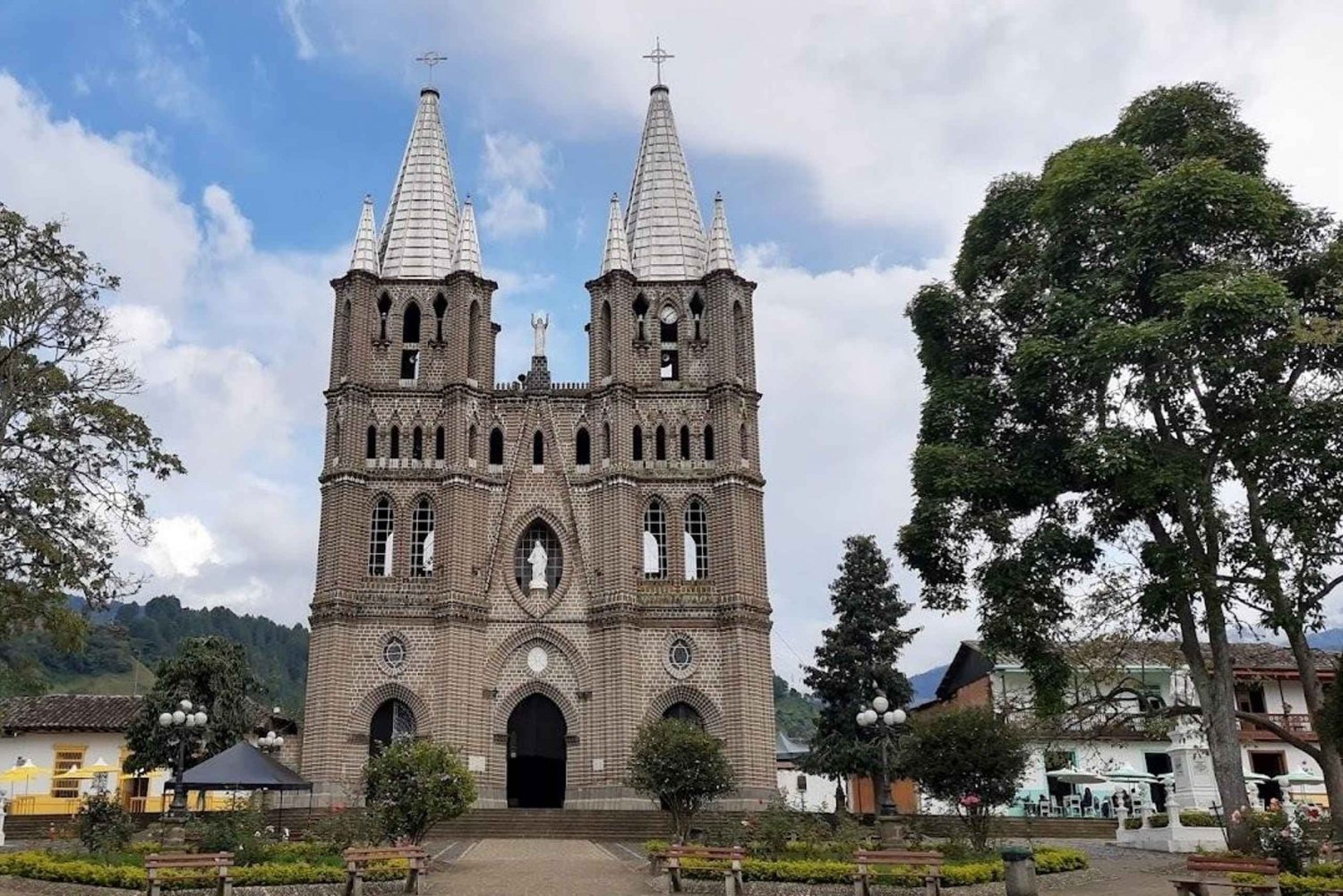 MEDELLIN: GARDEN TOUR + ANDES (PANORAMIC) + TROUT FARM