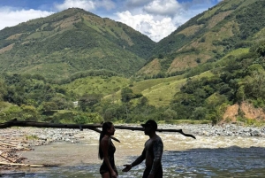 Медельин: глэмпинг на внедорожнике