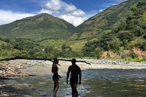 Медельин: глэмпинг на внедорожнике