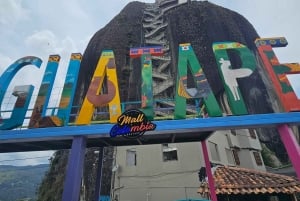 Medellin: Guatape, El Peñol kaffefarm, privat omvisning og frukt