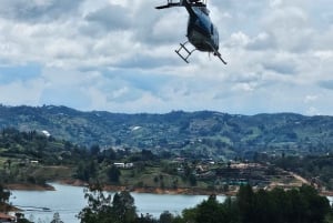 Medellin: Guatape, El Peñol kaffefarm, privat omvisning og frukt