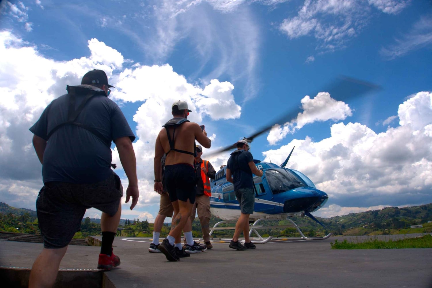 Medellín: Guatapé Private Tour with Helicopter & Boat Ride