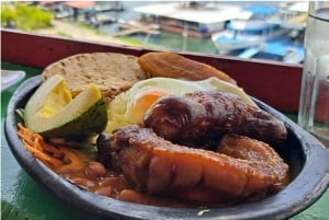 Medellín: Guatapé Private Tour with Helicopter & Boat Ride