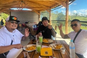 Medellín: Guatapé Private Tour with Helicopter & Boat Ride