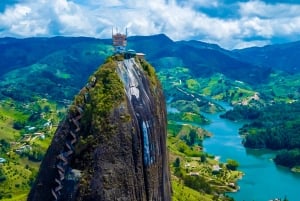 Medellín: Guatapé Private Tour with Helicopter & Boat Ride