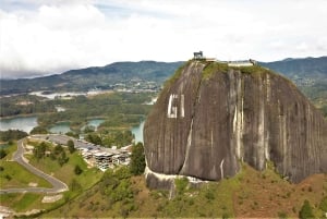 Medellín: Guatapé Private Tour with Helicopter & Boat Ride