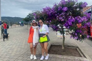 Medellín: Guatapé Private Tour with Helicopter & Boat Ride