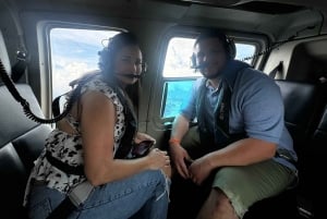 Medellín: Guatapé Private Tour with Helicopter & Boat Ride