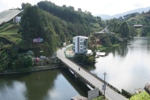 Medellín: Guatapé Private Tour with Helicopter & Boat Ride