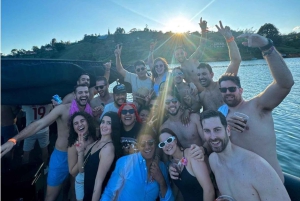 Medellín: Tour a Guatape + Boat Party