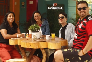 Medellin: Guatapé Tour met Penol Rock Ticket & Boottocht