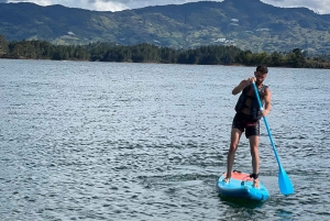 Medellin: Guatapé Tour met Penol Rock Ticket & Boottocht