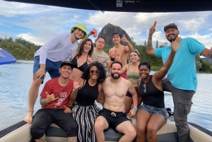 Medellin: Guatapé Tour met Penol Rock Ticket & Boottocht