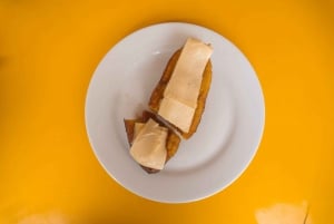 Medellín: Guided Street Food Tour with Tastings (El Poblado)