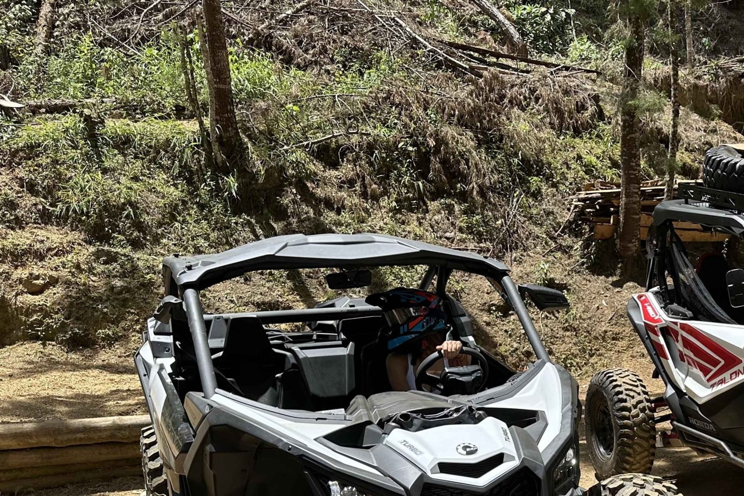 Medellín: Guidet tur i privat skov i SxS/UTV i Can-Am DS Turbo 135hp