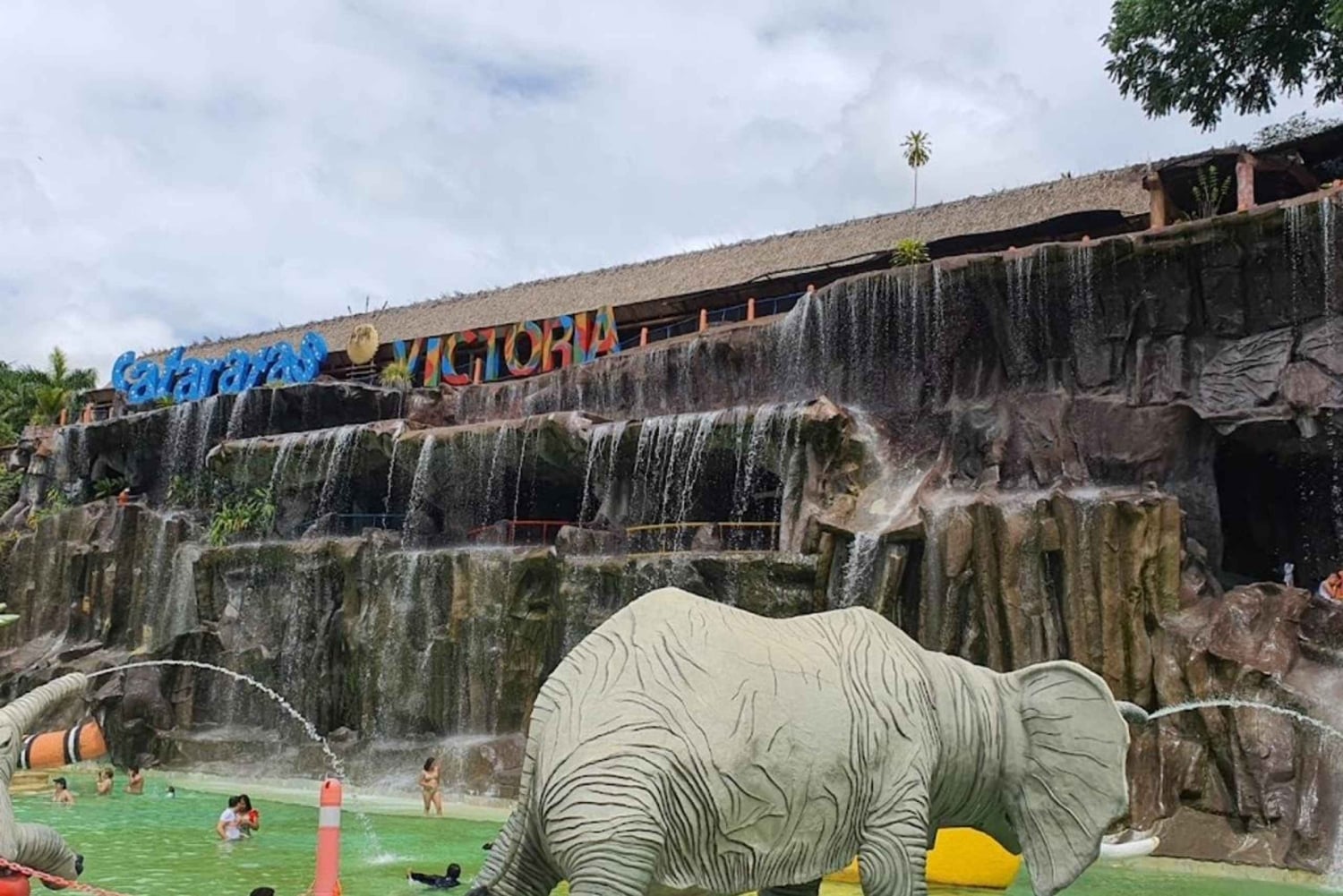 Medellín: Nápolesin Hacienda-safaripassi