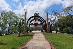 Medellín: Nápolesin Hacienda-safaripassi