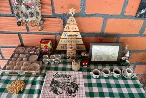 MEDELLÍN: PUOLEN PÄIVÄN KAHVIKIERROS PAIKALLISELLA PERHETILALLA