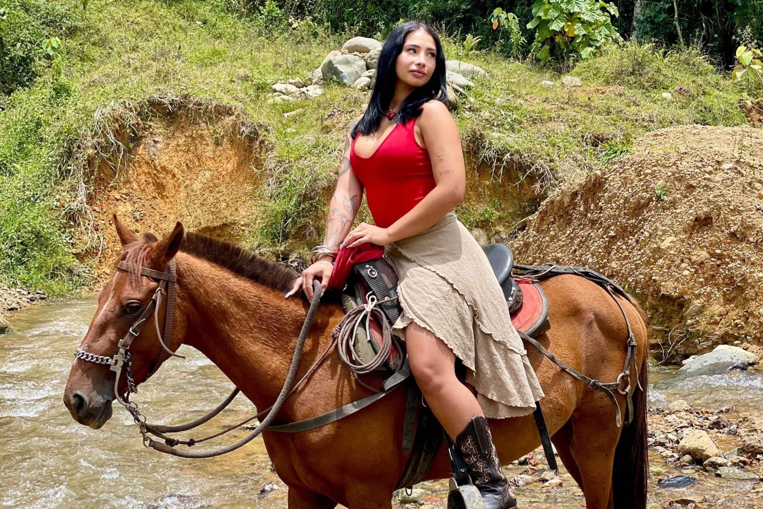 Medellín: Horseback riding in the city's mountains.