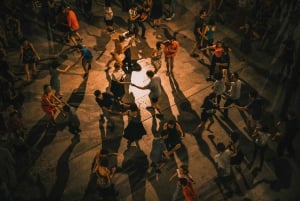 Medellín: Learn to dance Salsa with a professional