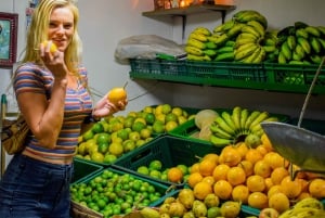 Medellin: wycieczka po lokalnym rynku z degustacjami egzotycznych owoców