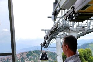 Medellín: Metro and Metro Cable Tour