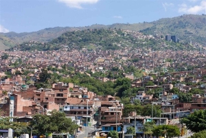 Medellín: Metro- und Metro-Seilbahn-Tour