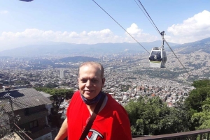 Medellín: Metro- und Metro-Seilbahn-Tour