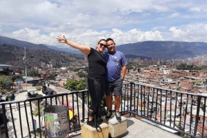 Medellín: Metro- und Metro-Seilbahn-Tour