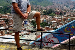 Medellín: Metro- und Metro-Seilbahn-Tour