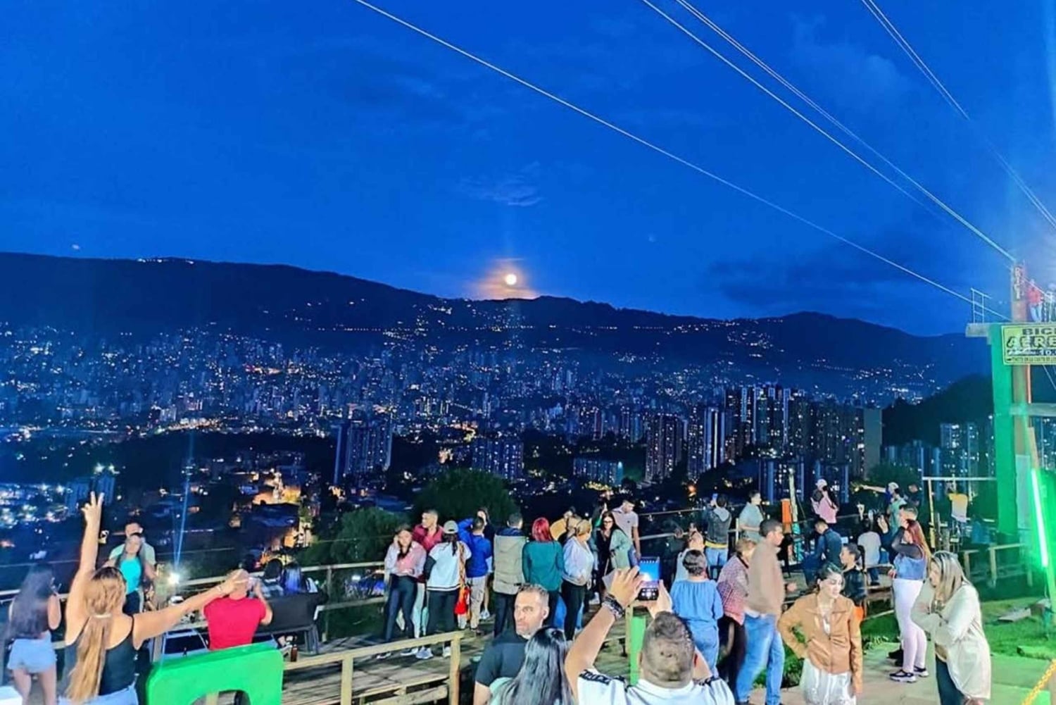 Medellín: En natt i El Cielo Viewpoint med aktiviteter