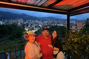 Medellín: En natt i El Cielo Viewpoint med aktiviteter