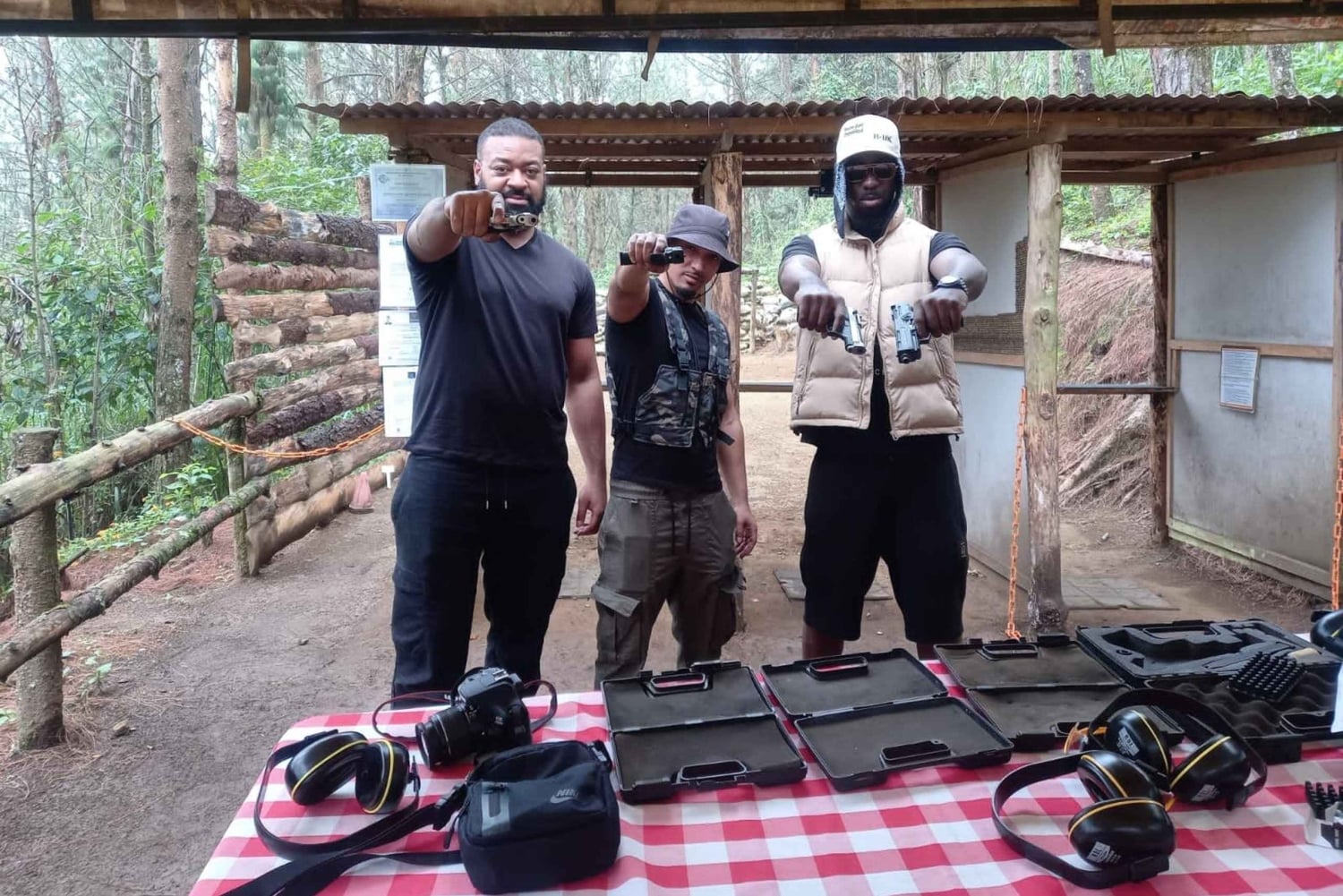 Приключение на открытом стрельбище в Медельине